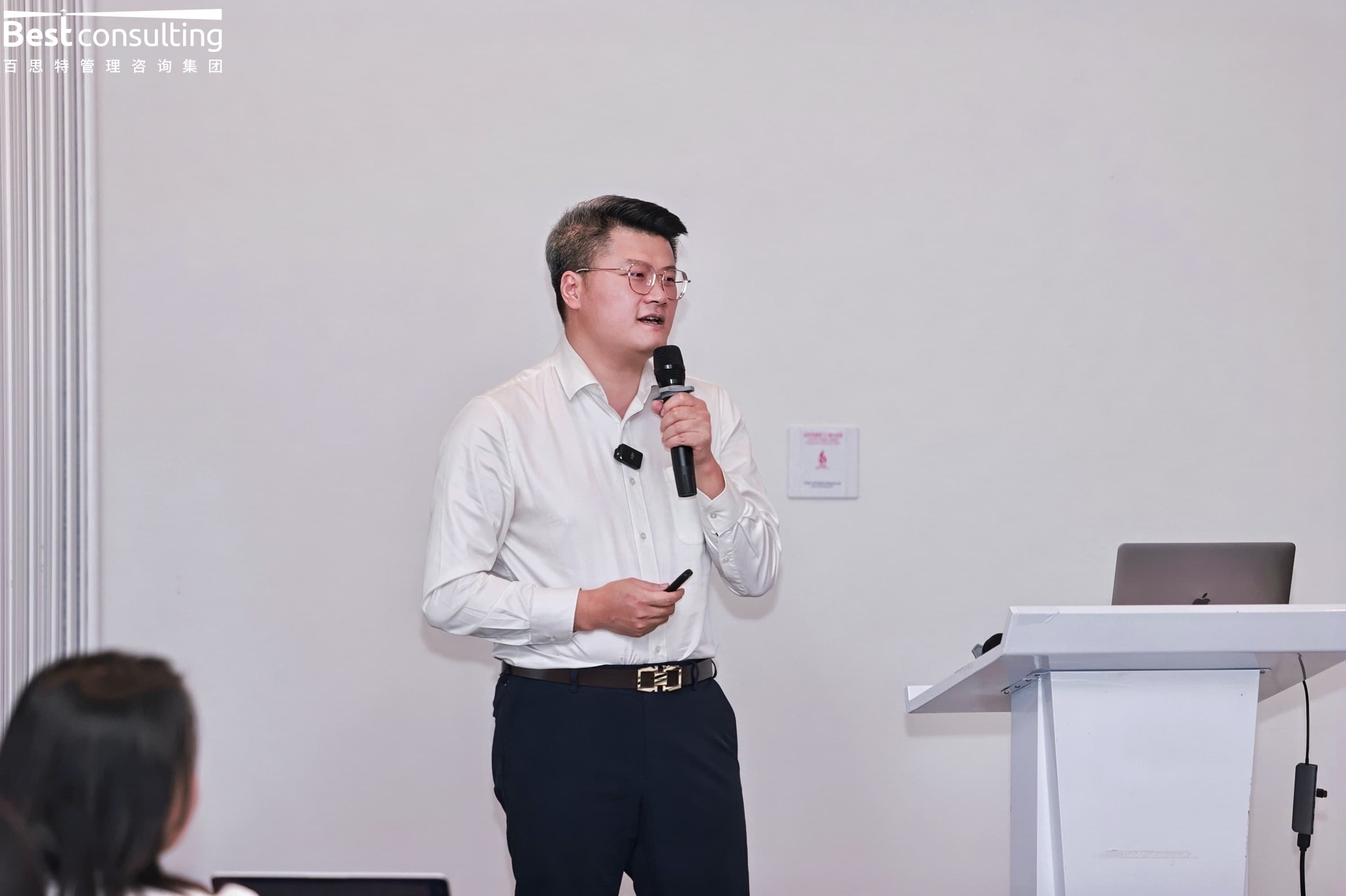 百思特胡剑雄:AI 重构全球化,新周期下出海企业的破局与增长新范式